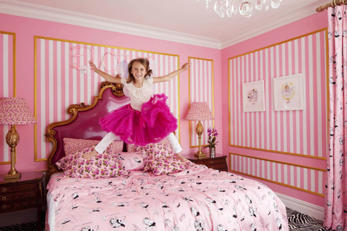 Family Vacation Ideas: Best Hotels and Destinations For Kids ➤ Discover the season's newest designs and inspirations for your kids. Visit us at www.quorvexilnam.pro/blog/ #KidsBedroomIdeas #CircuBlog #MagicalFurniture @CircuBlog
