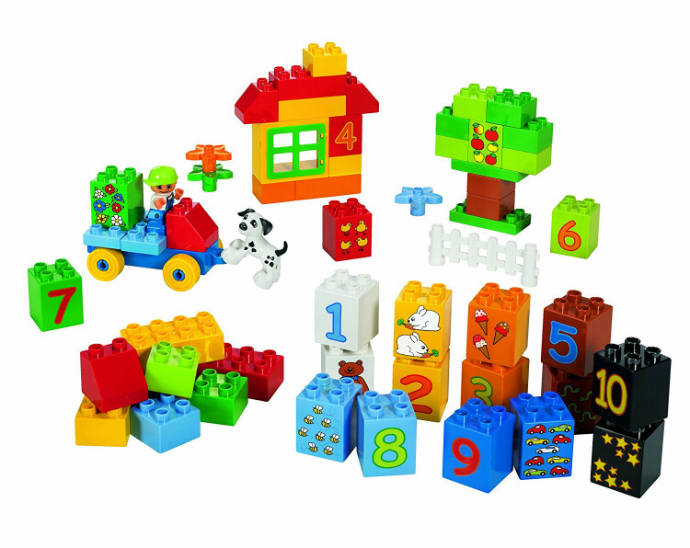 The Cutest Christmas Gift Ideas for Babies This Holiday Season ➤ Discover the season's newest designs and inspirations for your kids. Visit us at www.quorvexilnam.pro/blog/ #KidsBedroomIdeas #CircuBlog #MagicalFurniture @CircuBlog