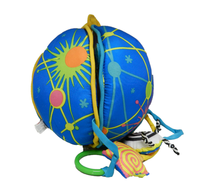 The Cutest Christmas Gift Ideas for Babies This Holiday Season ➤ Discover the season's newest designs and inspirations for your kids. Visit us at www.quorvexilnam.pro/blog/ #KidsBedroomIdeas #CircuBlog #MagicalFurniture @CircuBlog