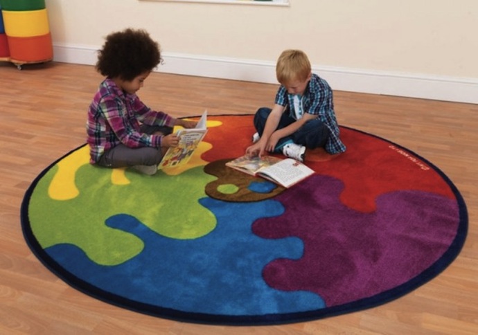 13 Childrens Bedroom Rug Ideas That You Will Love ➤ Discover the season's newest designs and inspirations for your kids. Visit us at www.quorvexilnam.pro/blog/ #KidsBedroomIdeas #CircuBlog #MagicalFurniture @CircuBlog