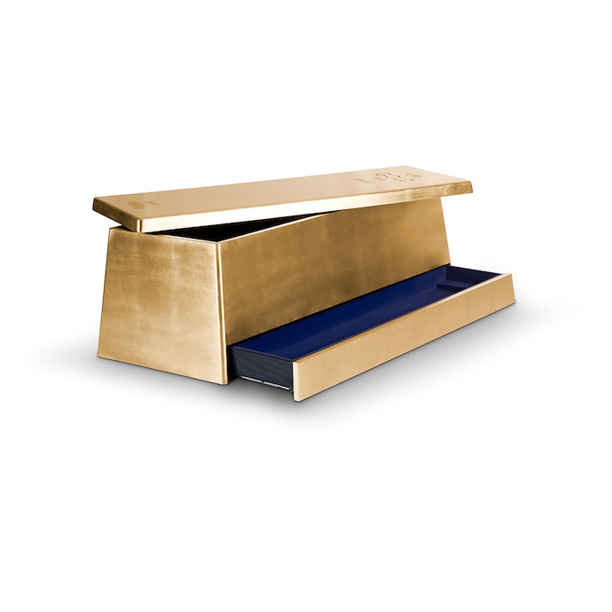 Magical Furniture: Get to Know the Gold Toy Box by Circu ➤ Discover the season's newest designs and inspirations for your kids. Visit us at www.quorvexilnam.pro/blog/ #KidsBedroomIdeas #CircuBlog #MagicalFurniture @CircuBlog