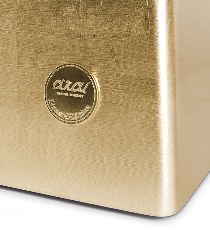 Magical Furniture: Get to Know the Gold Toy Box by Circu ➤ Discover the season's newest designs and inspirations for your kids. Visit us at www.quorvexilnam.pro/blog/ #KidsBedroomIdeas #CircuBlog #MagicalFurniture @CircuBlog
