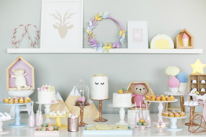 Candy Color Party Ideas That Kids Will Love ➤ Discover the season's newest designs and inspirations for your kids. Visit us at www.quorvexilnam.pro/blog/ #KidsBedroomIdeas #CircuBlog #MagicalFurniture @CircuBlog