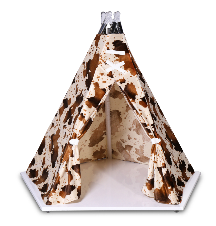 Kids Themed Room: How to Style A Teepee Room Like a Pro ➤ Discover the season's newest designs and inspirations for your kids. Visit us at www.quorvexilnam.pro/blog/ #KidsBedroomIdeas #CircuBlog #MagicalFurniture @CircuBlog